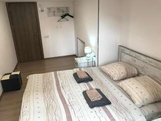 Гостевой дом Le Petit Тбилиси Двухместный номер с 1 кроватью и общей ванной комнатой-5